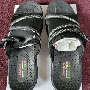 Women's Black Skechers Reggae Slide Thru sandals - size 10